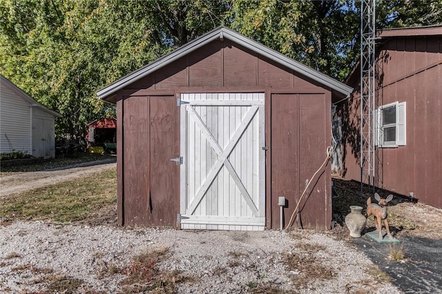 view of outbuilding