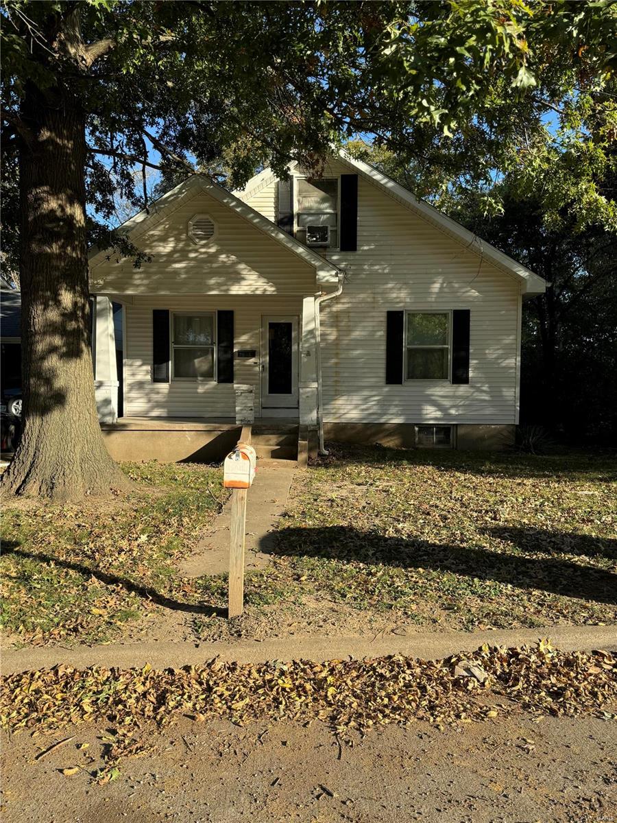 view of front of house