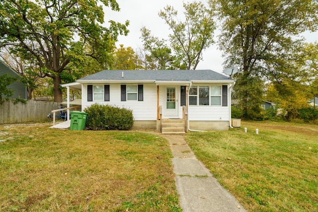 view of front of property with a front yard