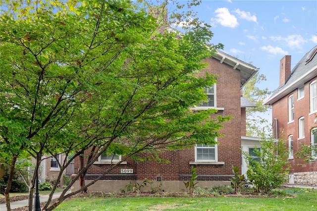 view of side of property