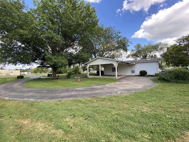 view of front of house featuring a front yard