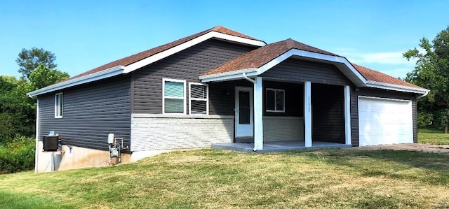 view of front of house featuring a front yard and cooling unit