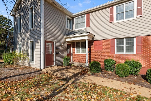 view of front of property with a patio area