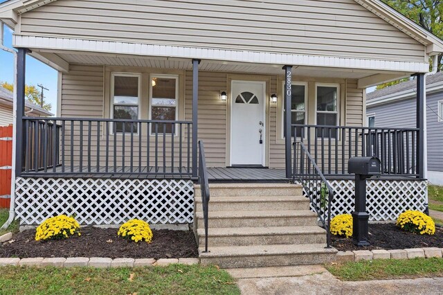 bungalow-style house with covered porch