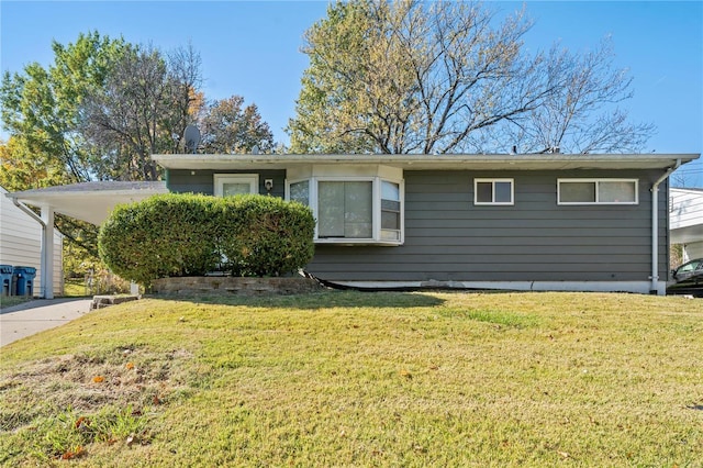 view of front of property with a front yard