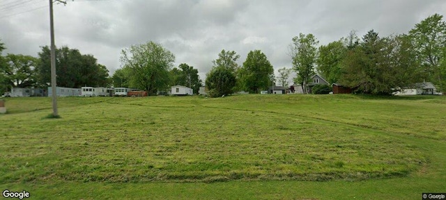 Listing photo 2 for 1000 E Franklin St, Taylorville IL 62568