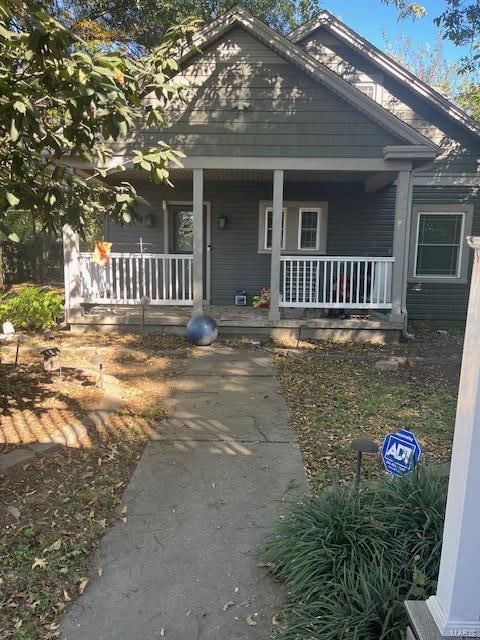 view of front of house with covered porch