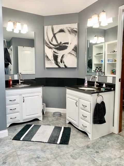 bathroom with vanity