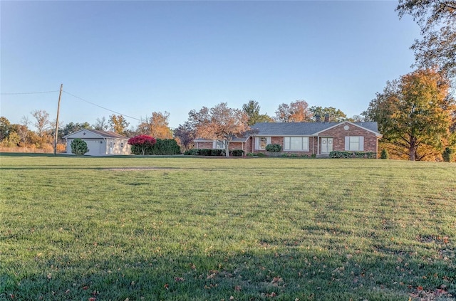 view of front of property with a front yard