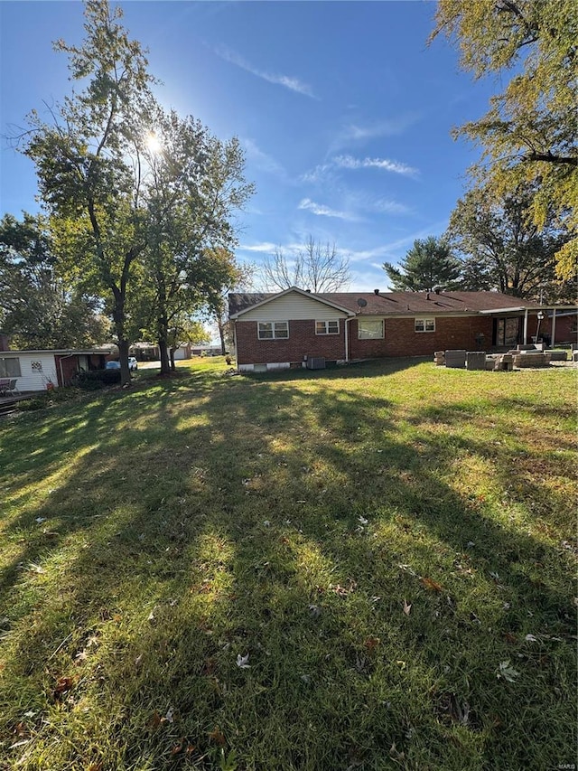 view of yard featuring a patio