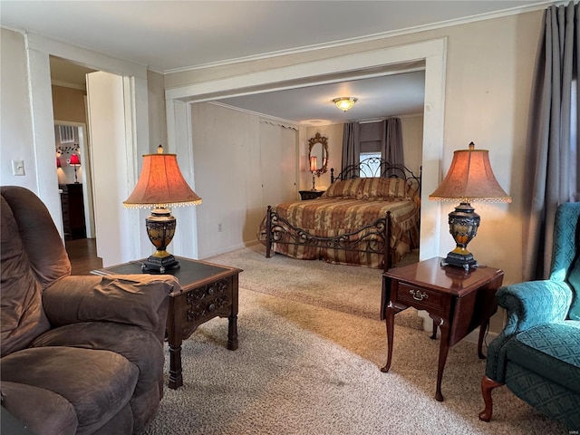 living room featuring carpet floors and crown molding