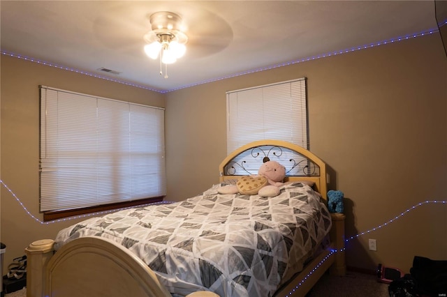 bedroom with ceiling fan