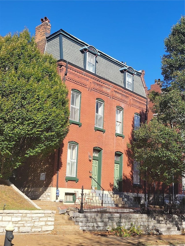 view of front facade