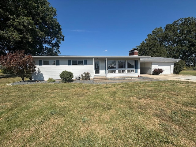 single story home featuring a front yard