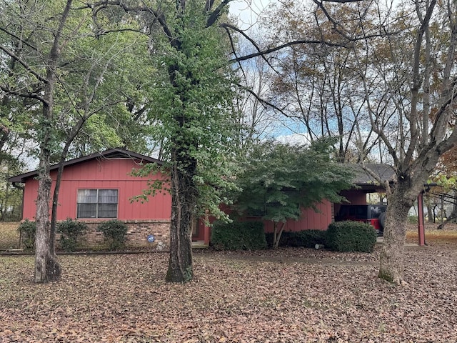 view of home's exterior