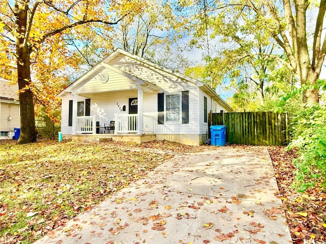 view of front of home featuring covered porch