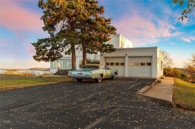 view of front of property featuring a garage