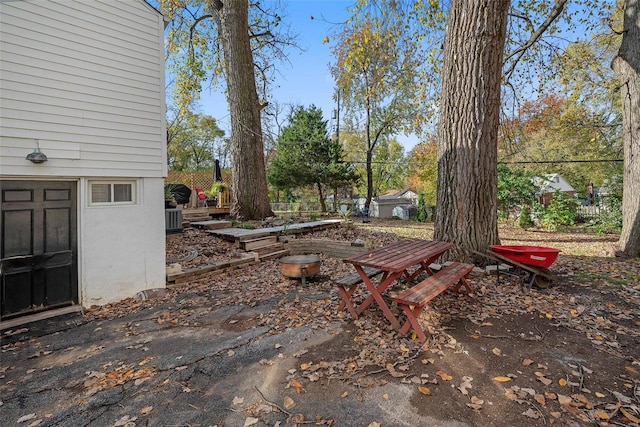 view of yard featuring cooling unit