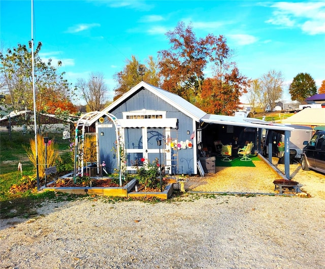 view of outbuilding