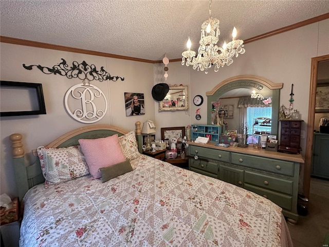 carpeted bedroom featuring a chandelier, a textured ceiling, and crown molding