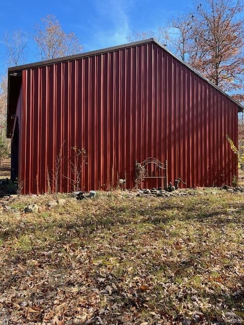 view of outdoor structure