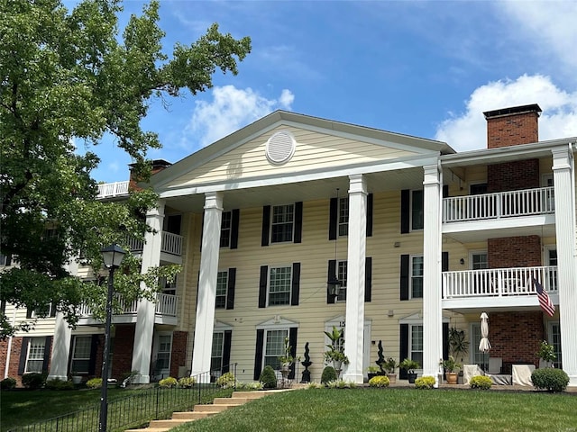 view of building exterior