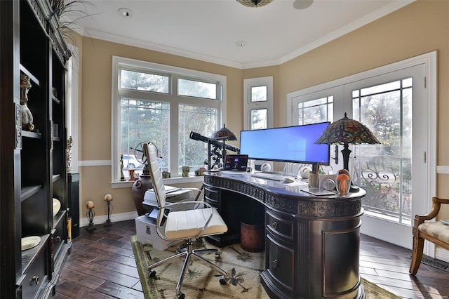 office area with crown molding