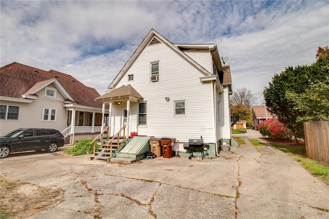 view of front of property