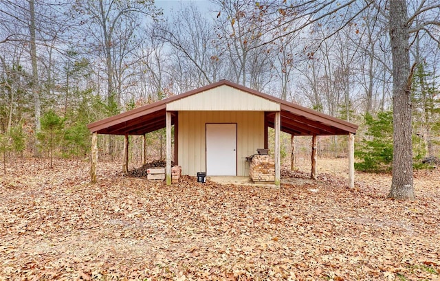 view of outdoor structure