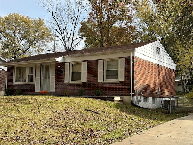 view of front of house with a front yard