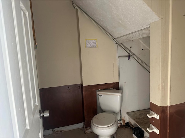 bathroom featuring toilet