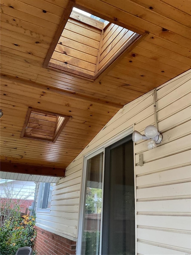 details featuring a skylight