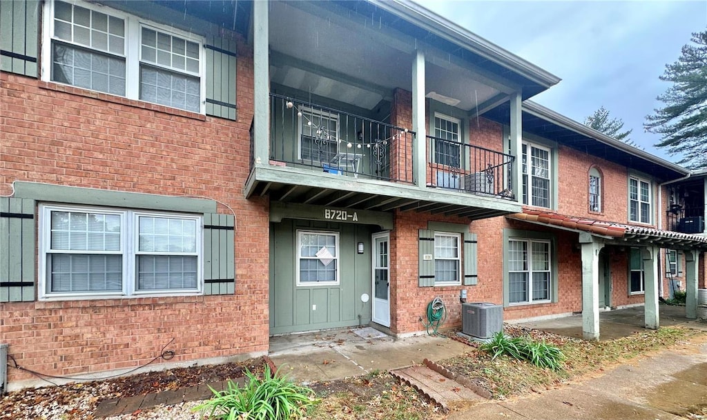 view of front of house featuring central AC