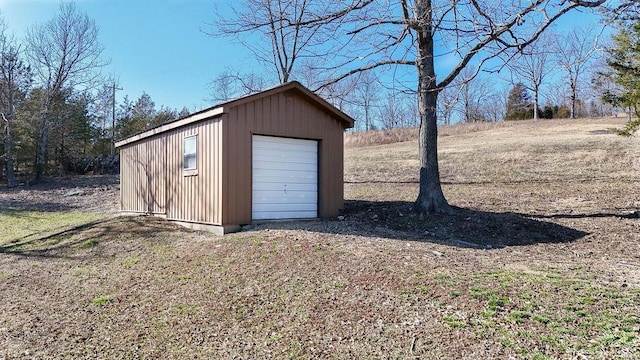 view of detached garage