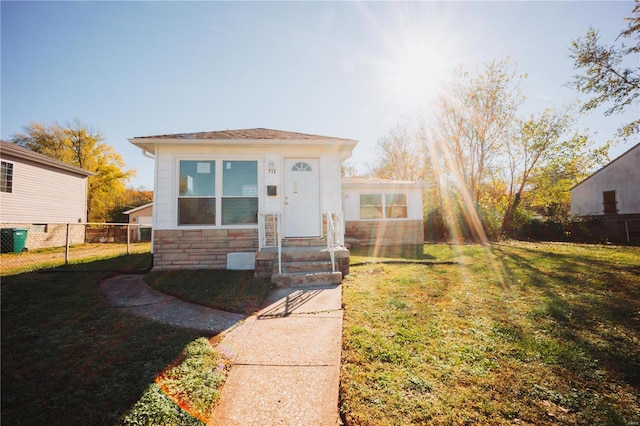 view of front of house featuring a front yard