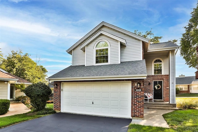 view of front property featuring a garage