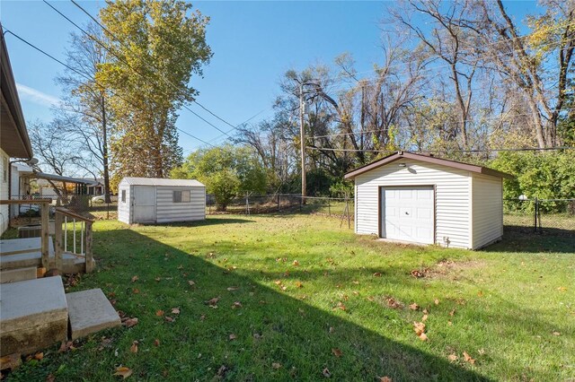 view of yard with a shed