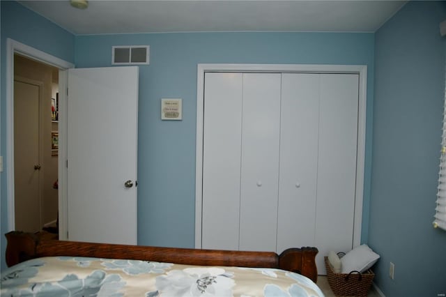 bedroom featuring a closet