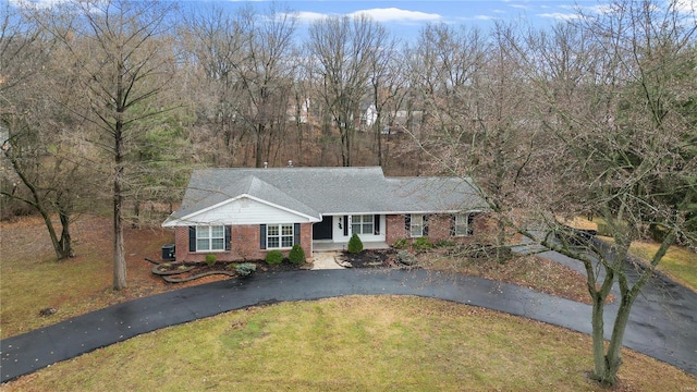 view of front of home with a front yard