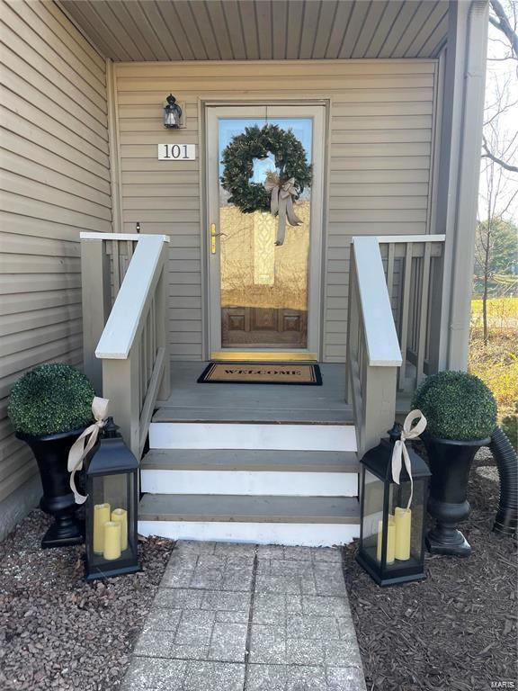 view of entrance to property