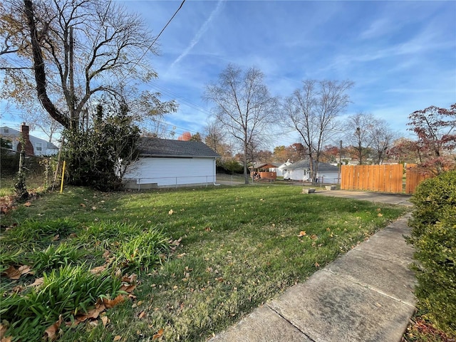 view of yard with a patio area