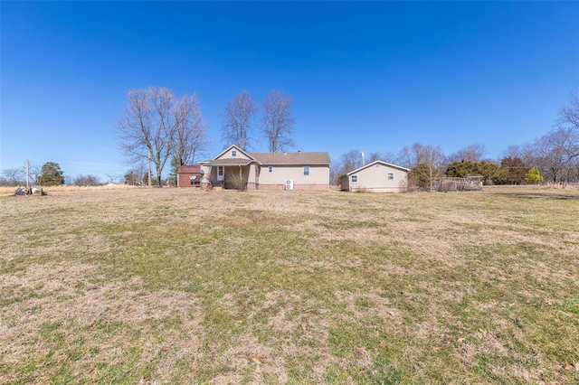 exterior space featuring a front yard