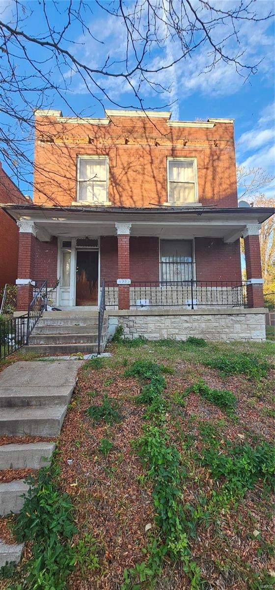 view of front facade with a porch