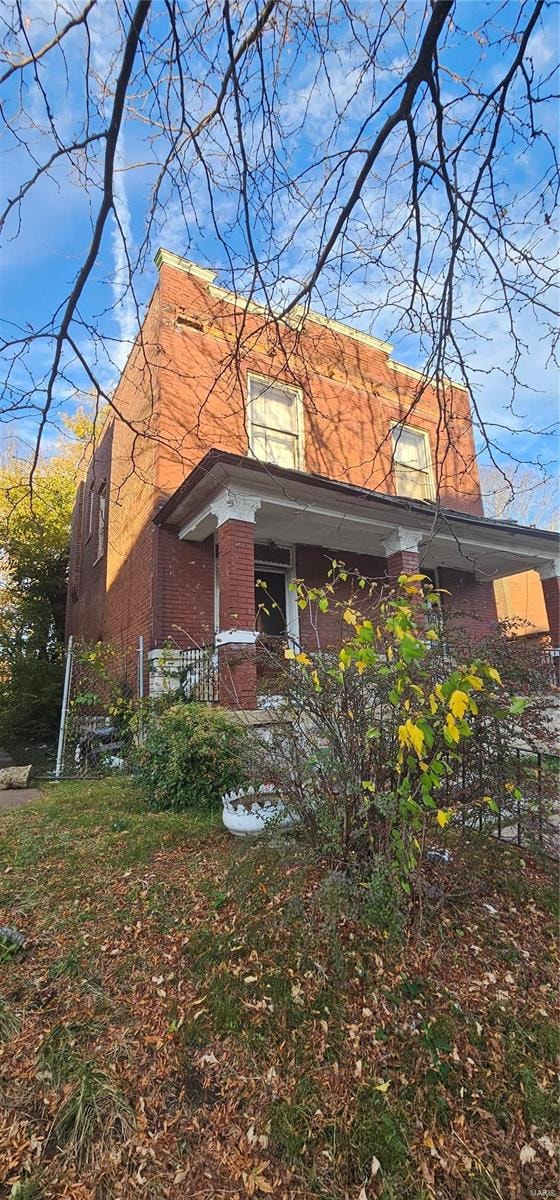 view of front of home