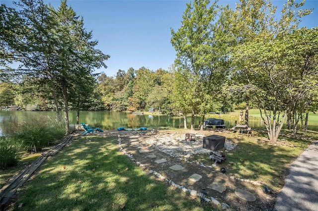 view of yard with a water view