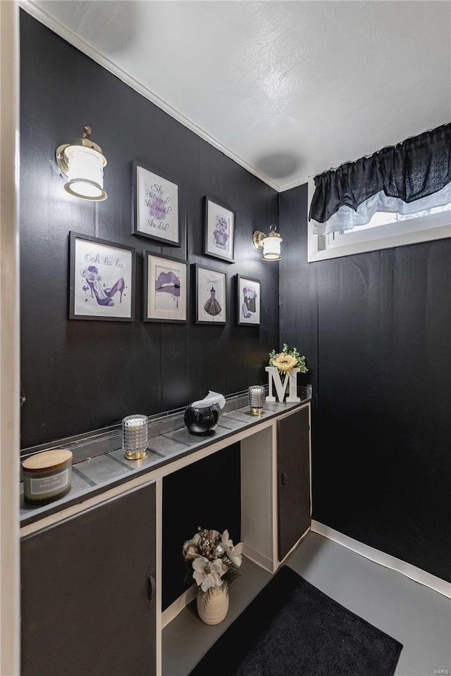 bathroom with a textured ceiling