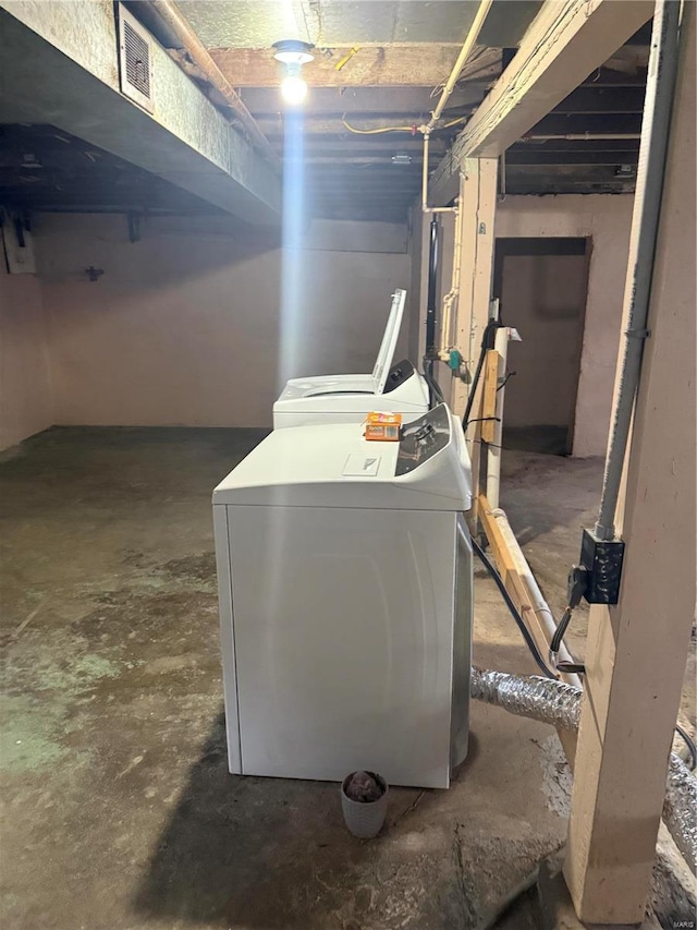 basement with washer / clothes dryer