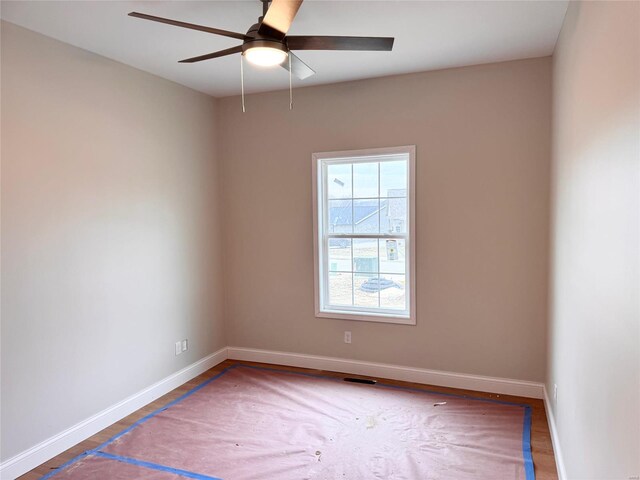 empty room with ceiling fan