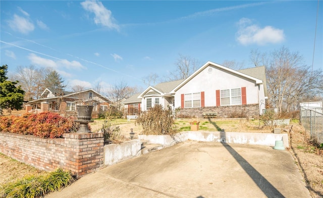 view of front of property