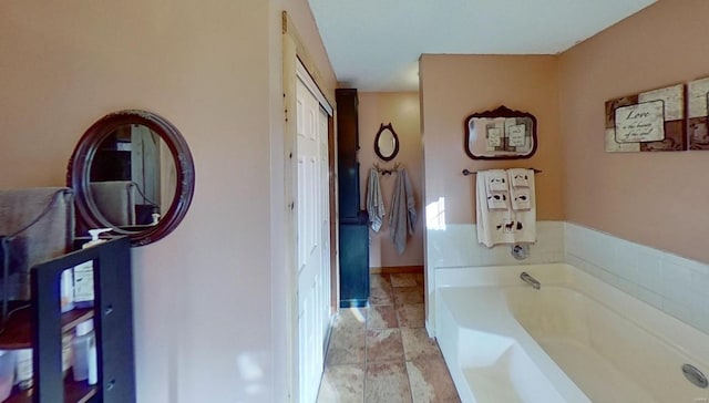 bathroom featuring a bathing tub